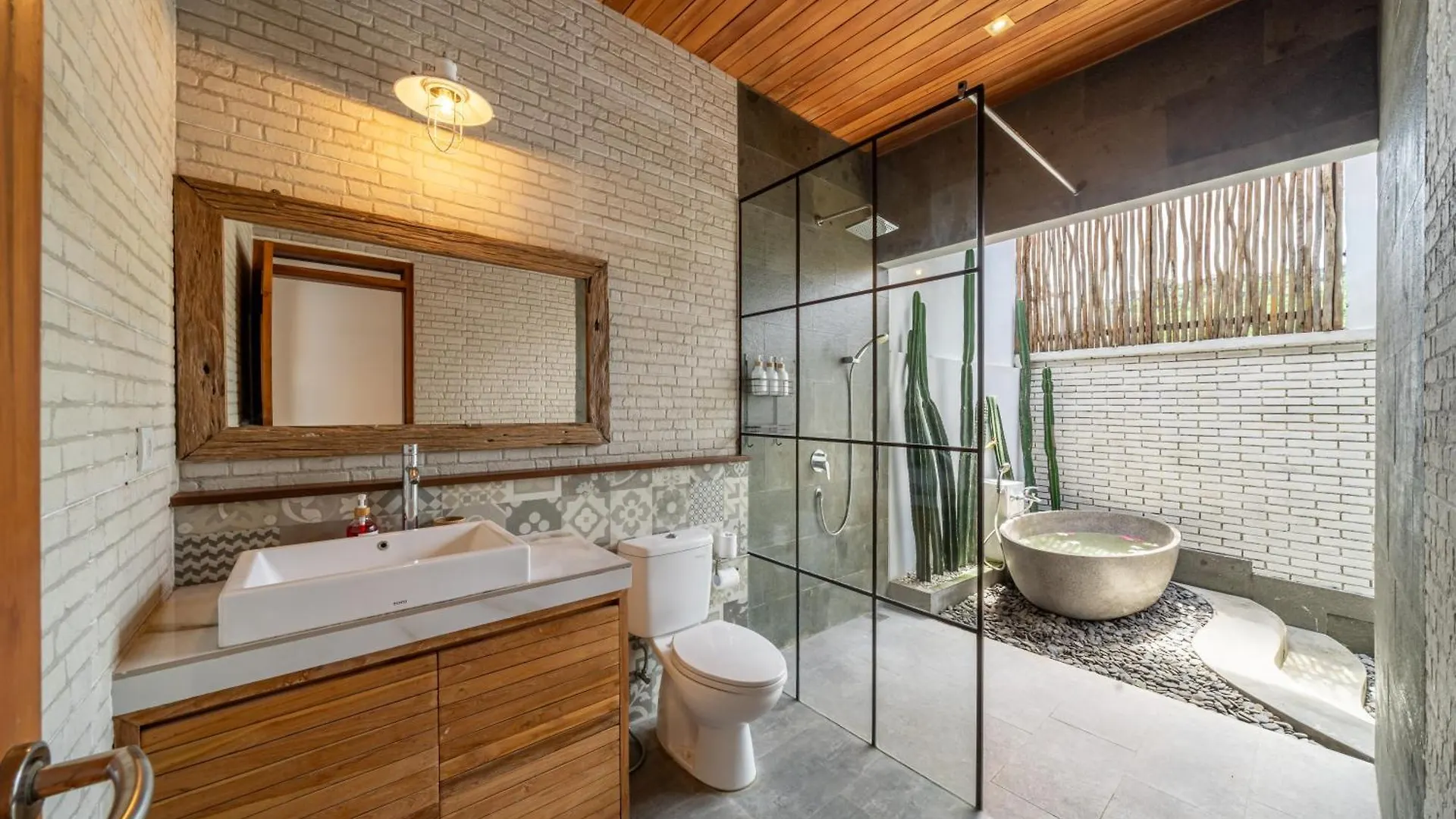 Renovated 3Br Villa In Prime Bingin Location Pecatu  Indonesia