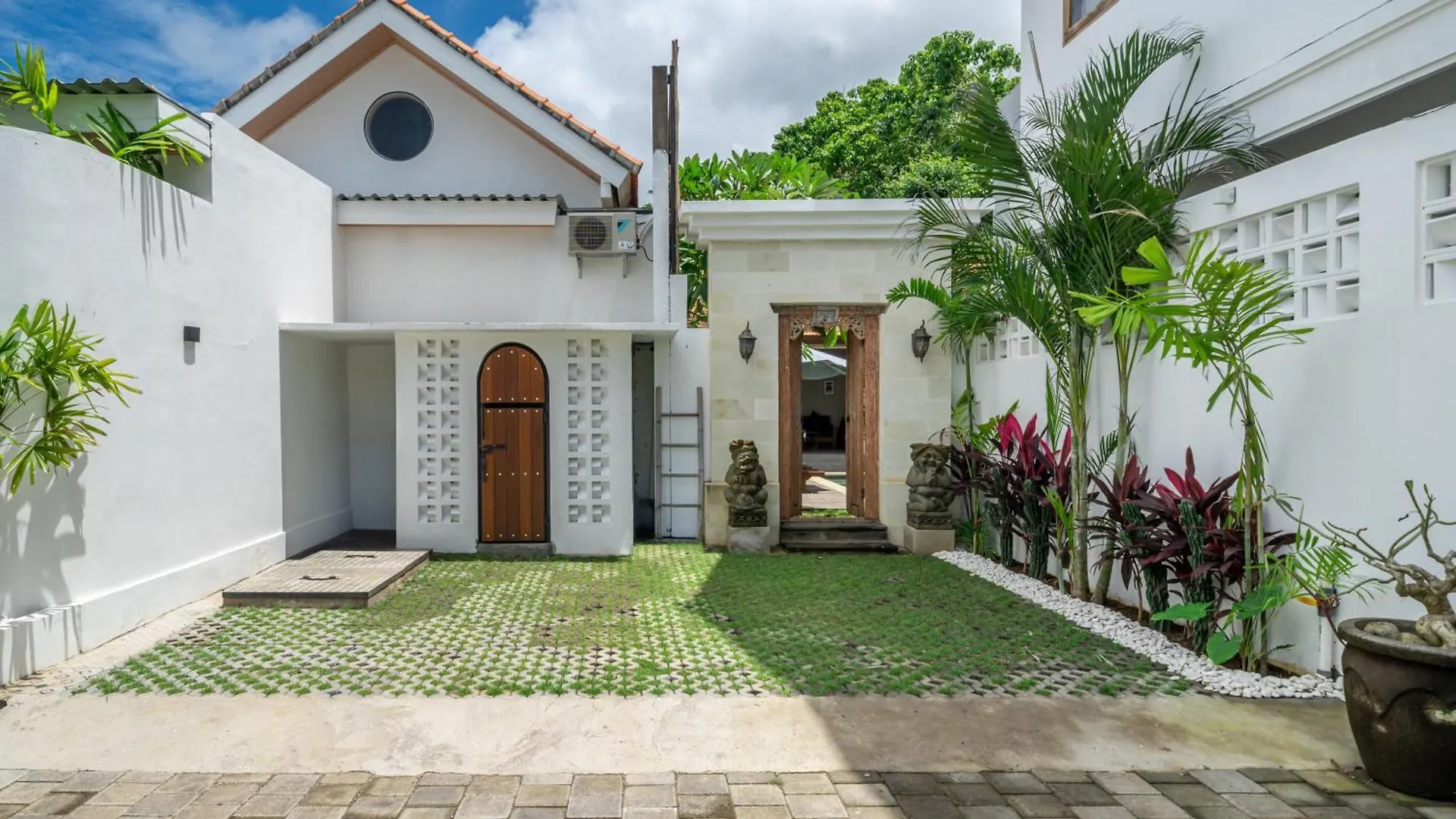 Renovated 3Br Villa In Prime Bingin Location Pecatu Indonezja